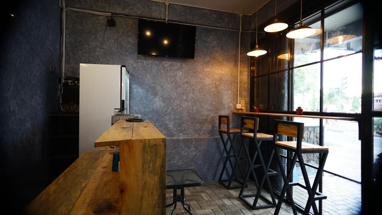 Lala Hostel 반다 아세흐 외부 사진